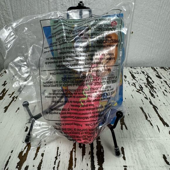 McDonalds 1999 "BIRTHDAY PARTY BARBIE" Happy Meal Toy W/Base Sealed #5 Vintage - Picture 3 of 5